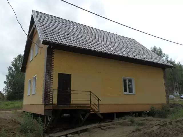 Дом каркасно-щитовой 9х9 м