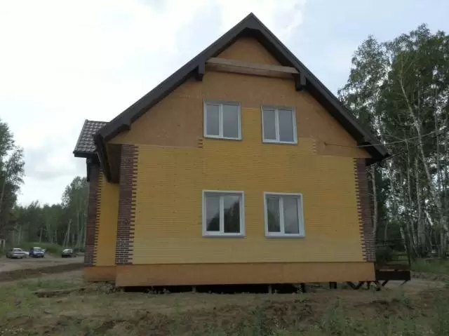 Дом каркасно-щитовой 9х9 м