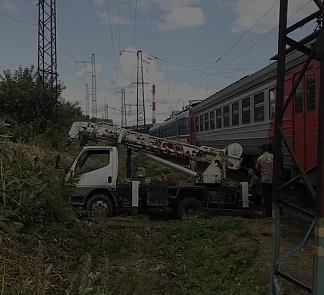Монтаж свай в непосредственной близости от ж/д путей