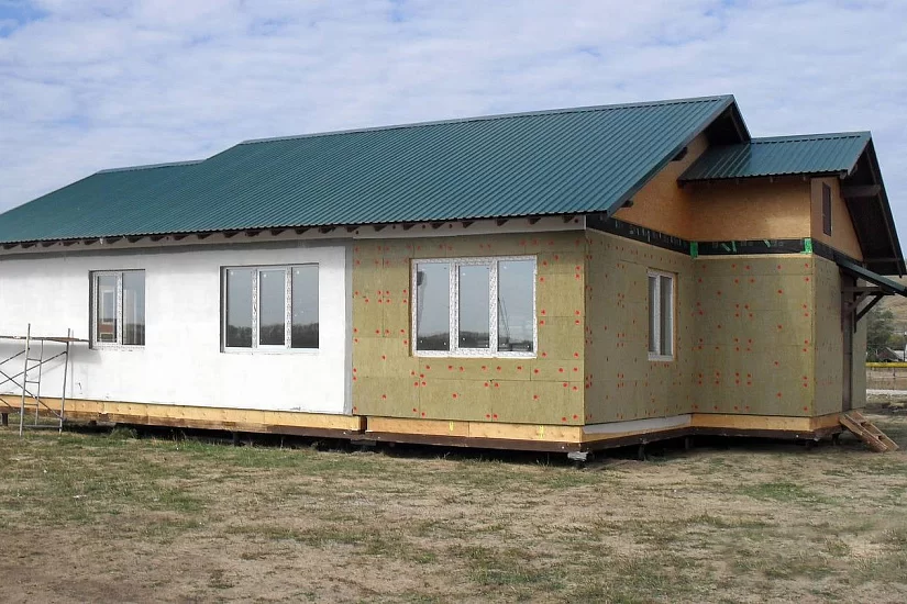 Дом каркасно-щитовой 8х8 м